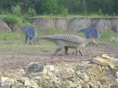 Model niobrarazaura widziany z boku w Jurapark Krasiejów.